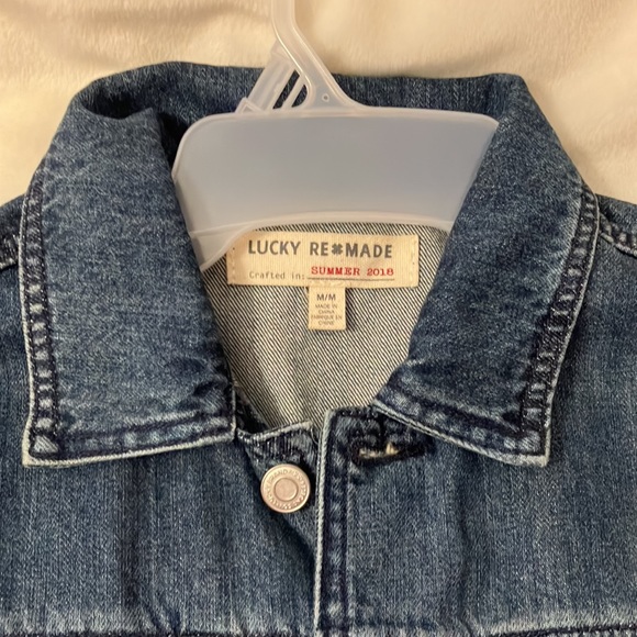 Lucky Brand Women's Pieced Waisted Denim Trucker Jacket Dark/light Denim sz M - Picture 4 of 9
